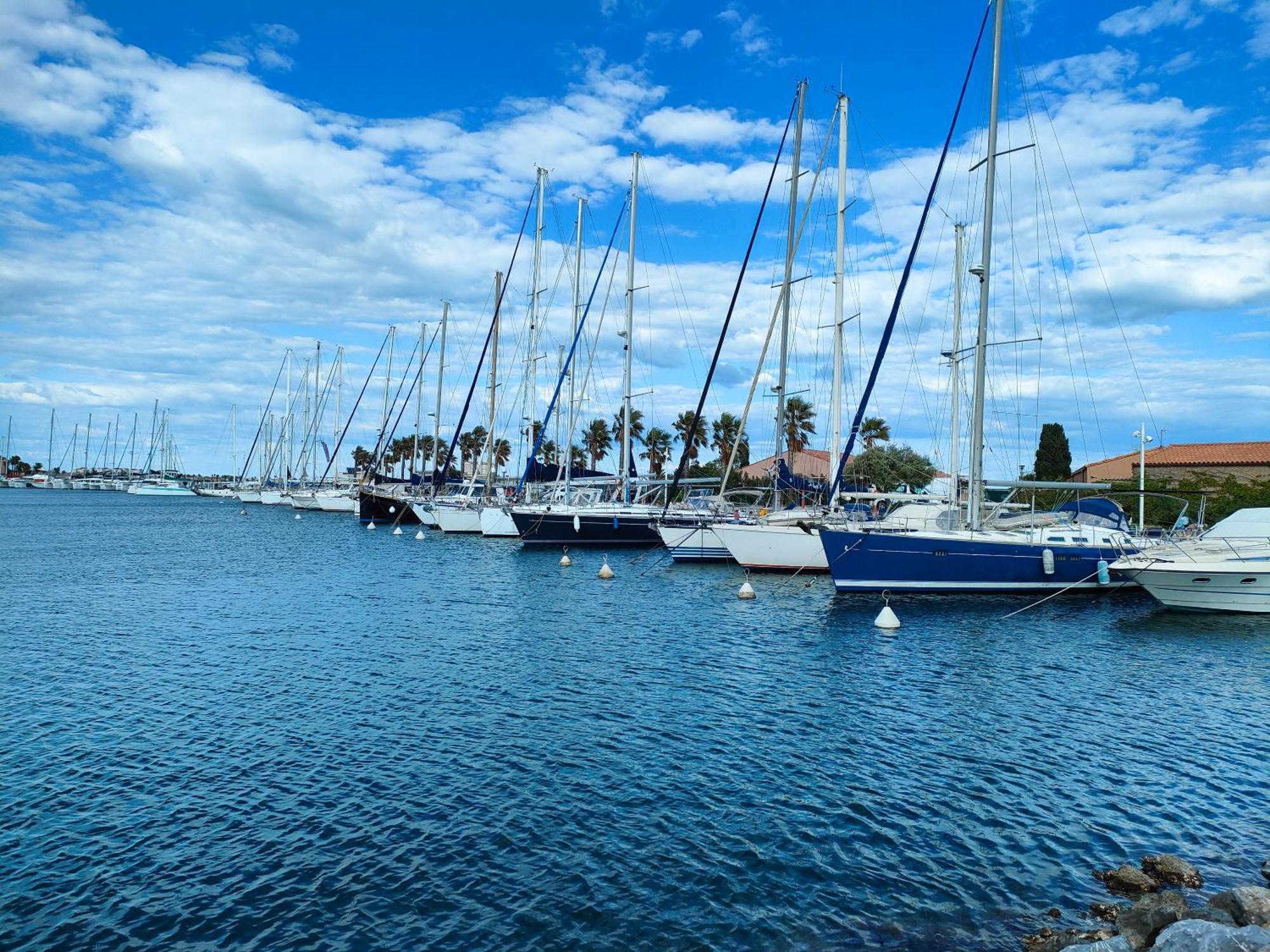 Gruissan, Cabine, Au Calme Vue Degagee Sur Marina Apartment *