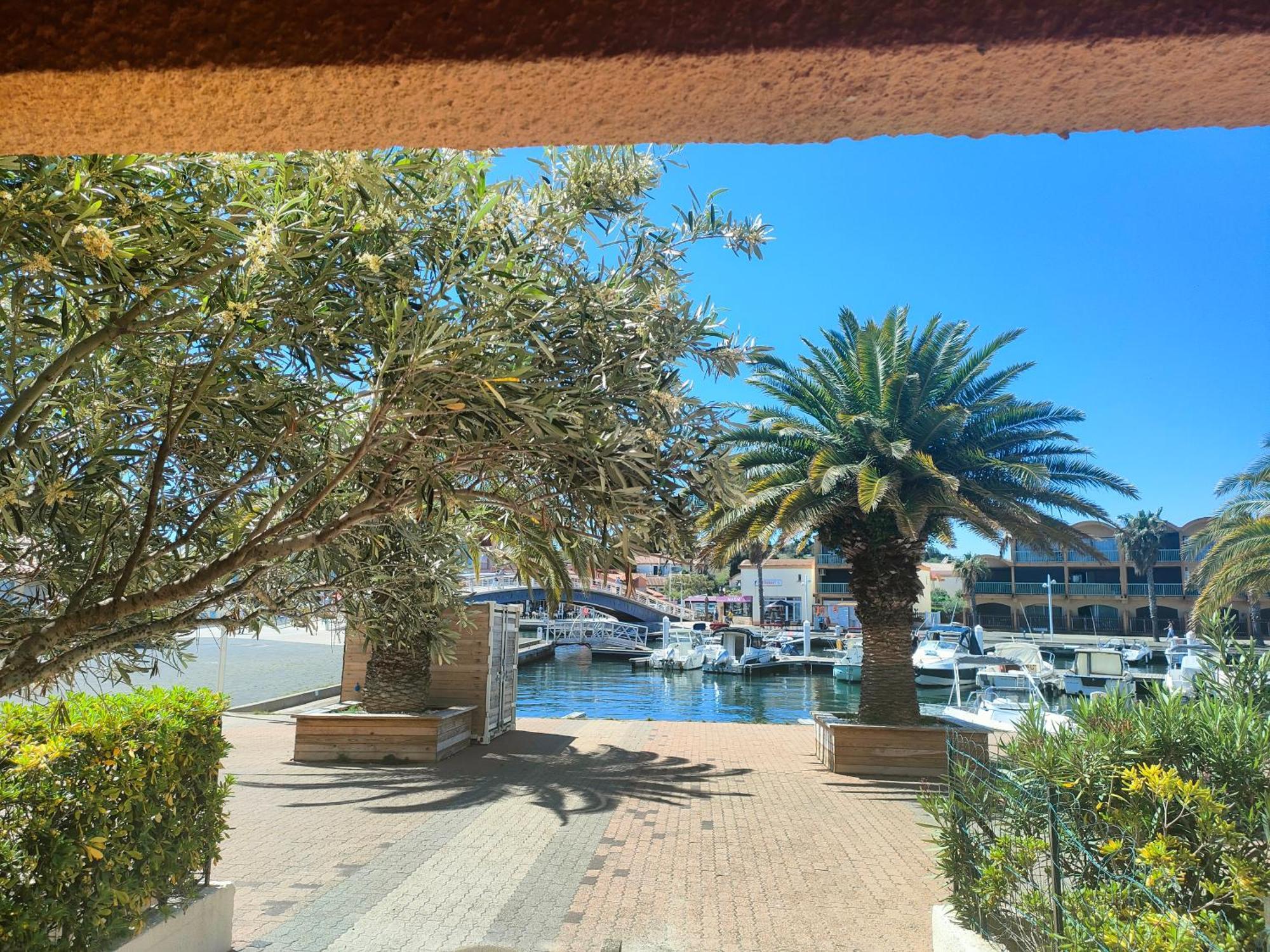 Apartment Gruissan, Cabine, Au Calme Vue Degagee Sur Marina