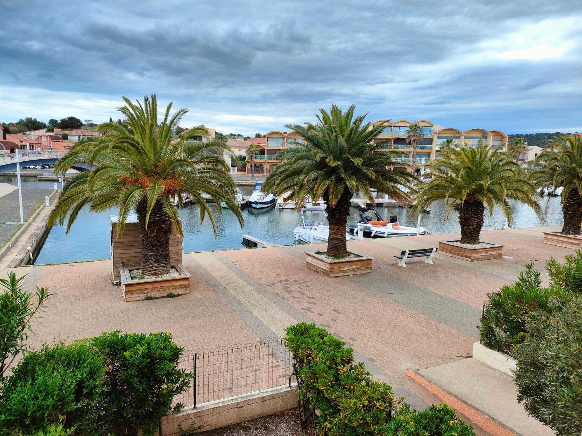 Gruissan, Cabine, Au Calme Vue Degagee Sur Marina Apartment
